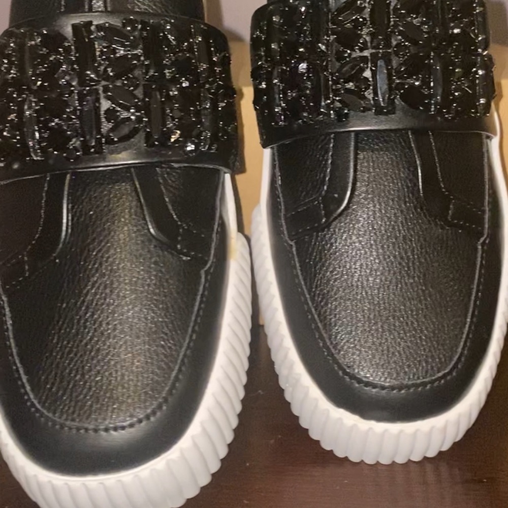Stunning Designer shoe with sparkling black crystals! Brand new!